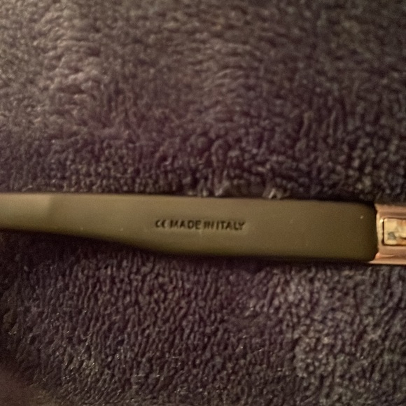 Gucci sunglasses. Brown tortoise shell aviators. Perfect condition. - Picture 5 of 9